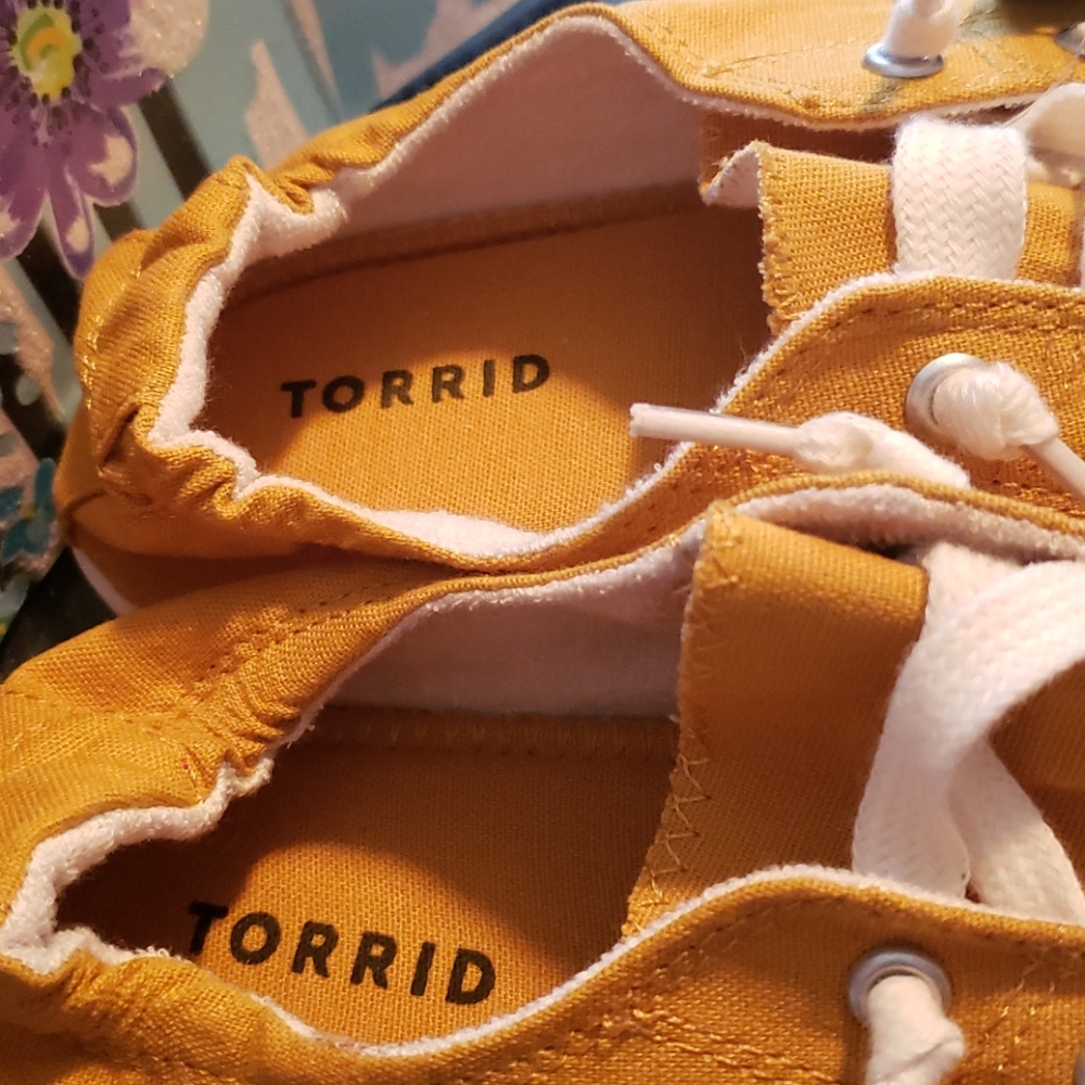 TORRID slip on sneakers 👟 - Picture 2 of 4